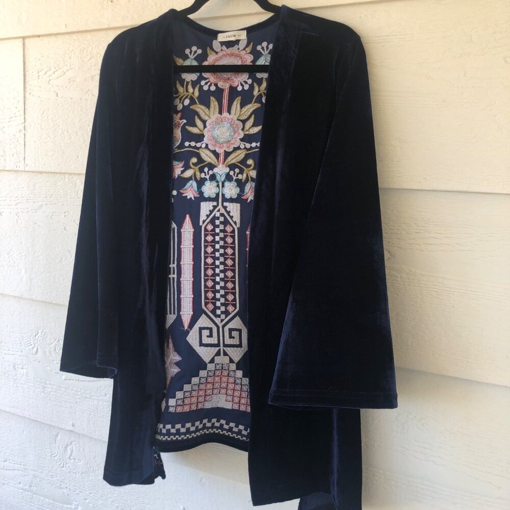 BD Collection Size M/L Velvet Embroidered Open Front Bell Sleeve Cardigan - Picture 12 of 15